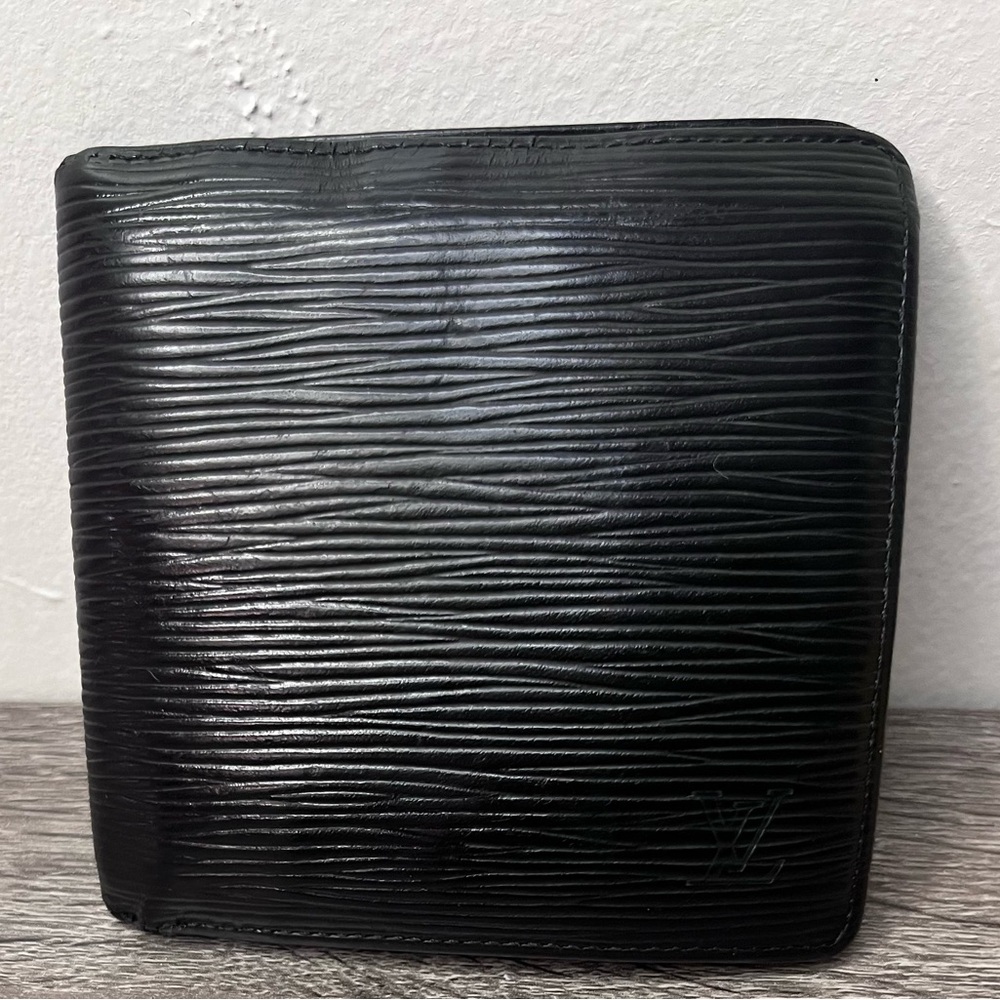 Louis Vuitton Marco Epi Portefeuille Leather Bifold Wallet/ card holder